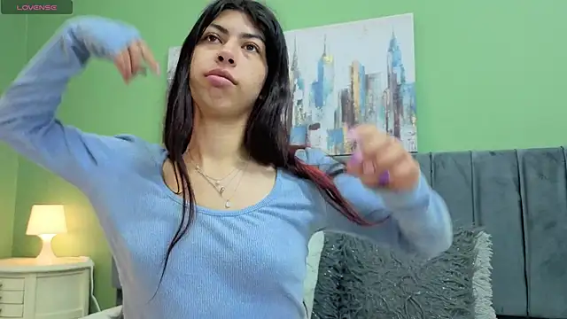 Snapshot of Cassie_bloom chatting on 03-13-26, 03:35 Cassie bloom online show from 03-13-26, 03:35