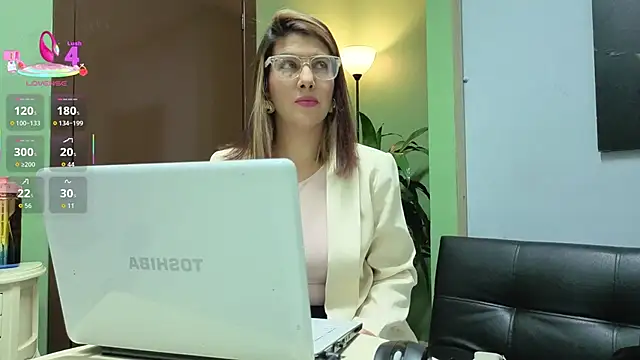 Cassie bloom online show from 03-19-26, 04:11