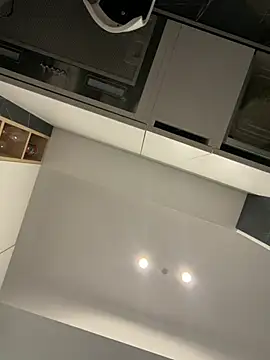 Mia Splash online show from 04-19-26, 06:10