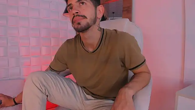 AlejandroStormm online show from 10-19-25, 03:40