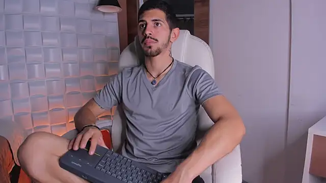 AlejandroStormm online show from 11-19-25, 08:20