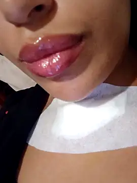 Sexlove1xo online show from 10-25-25, 12:29