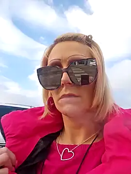 Snapshot of beautifulmee23 chatting on 02-23-25, 08:33 beautifulmee23 online show from 02-23-25, 08:33