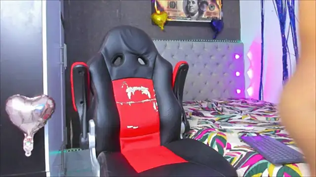 luigi hot  online show from 06-02-26, 03:52