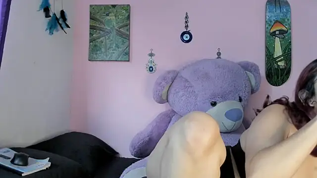 Maddy Jhonsson online show from 04-13-26, 10:04