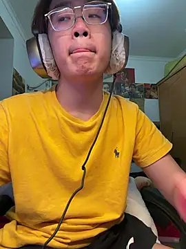 Anson0722 online show from 04-19-26, 02:49