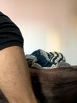 Snapshot of Erickhotddjots chatting on 11-18-25, 02:43 Erickhotddjots online show from 11-18-25, 02:43