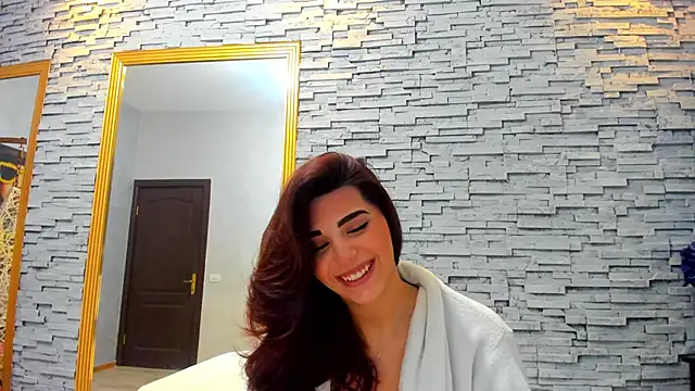 Bella Posh online show from 02-26-25, 06:58