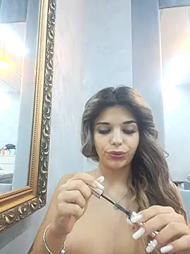 Bella Posh online show from 10-25-25, 04:20