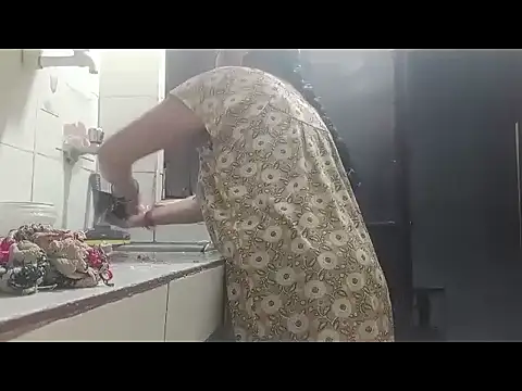 Snapshot of longsexji chatting on 02-21-26, 06:09 longsexji online show from 02-21-26, 06:09