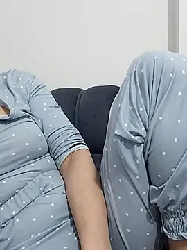 Snapshot of BUSE8821 chatting on 12-17-25, 02:12 BUSE8821 online show from 12-17-25, 02:12