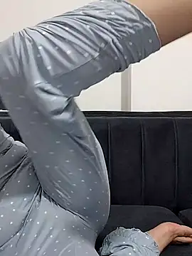 Snapshot of BUSE8821 chatting on 07-31-26, 10:42 BUSE8821 online show from 07-31-26, 10:42