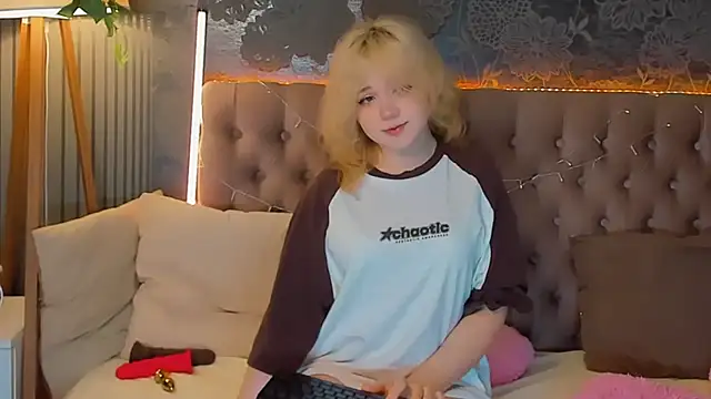 EmilyAngells online show from 03-16-26, 07:01