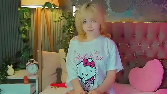 EmilyAngells online show from 04-06-26, 05:52