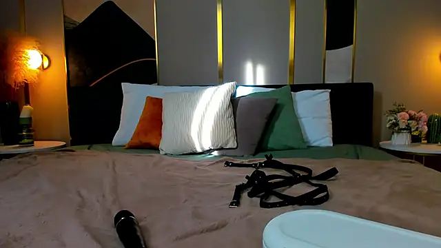 Snapshot of _BunnyDollStella_ chatting on 02-24-25, 04:38 BunnyDollStella online show from 02-24-25, 04:38