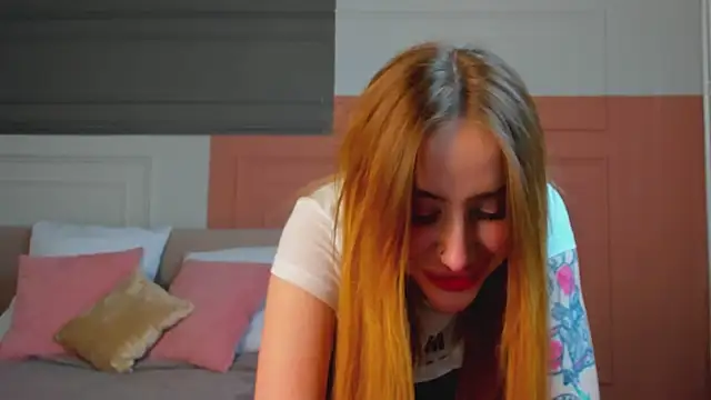 Snapshot of _BunnyDollStella_ chatting on 03-15-25, 12:58 BunnyDollStella online show from 03-15-25, 12:58