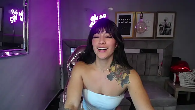 Snapshot of Isabella_Collen_v chatting on 02-27-25, 06:42 Isabella Collen v online show from 02-27-25, 06:42