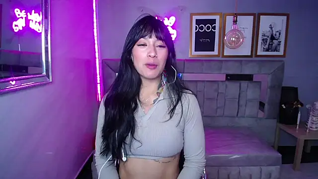 Snapshot of Isabella_Collen_v chatting on 03-18-25, 12:58 Isabella Collen v online show from 03-18-25, 12:58
