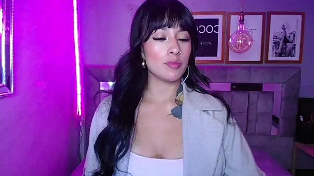 Snapshot of Isabella_Collen_v chatting on 03-19-25, 12:34 Isabella Collen v online show from 03-19-25, 12:34