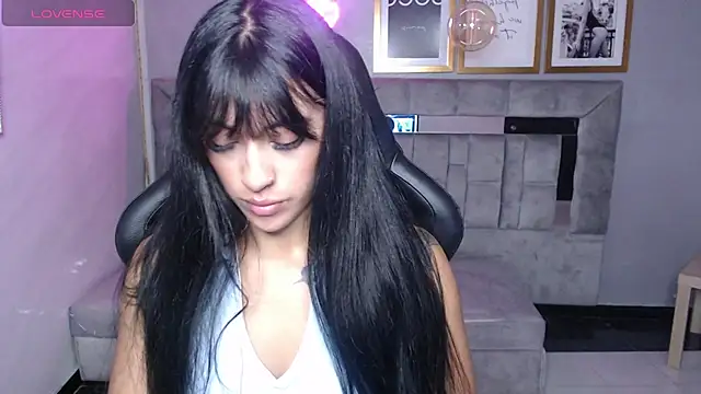 Snapshot of Isabella_Collen_v chatting on 09-10-25, 01:00 Isabella Collen v online show from 09-10-25, 01:00