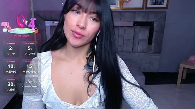 Snapshot of Isabella_Collen_v chatting on 09-24-25, 01:03 Isabella Collen v online show from 09-24-25, 01:03