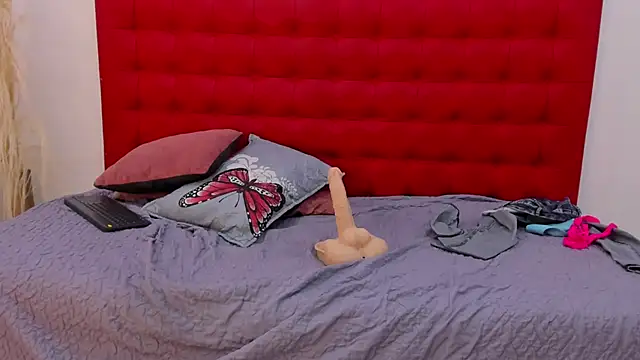 Maite Smith  online show from 03-20-25, 06:42