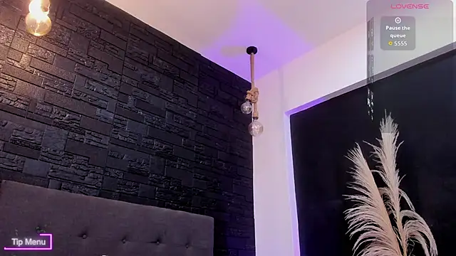 Maite Smith  online show from 11-20-25, 04:34