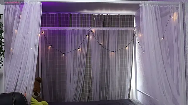 Snapshot of nanii_velvett chatting on 10-15-25, 01:11 nanii velvett online show from 10-15-25, 01:11