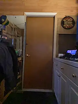 Polaroid White online show from 11-13-25, 07:40