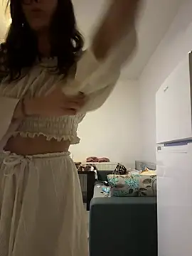 Snapshot of Mazzekyn chatting on 02-25-25, 02:47 Mazzekyn online show from 02-25-25, 02:47