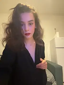 Snapshot of Mazzekyn chatting on 02-27-25, 11:15 Mazzekyn online show from 02-27-25, 11:15