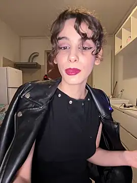 Snapshot of Mazzekyn chatting on 03-15-25, 06:43 Mazzekyn online show from 03-15-25, 06:43