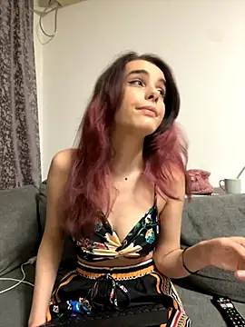 Snapshot of Mazzekyn chatting on 11-13-25, 07:24 Mazzekyn online show from 11-13-25, 07:24