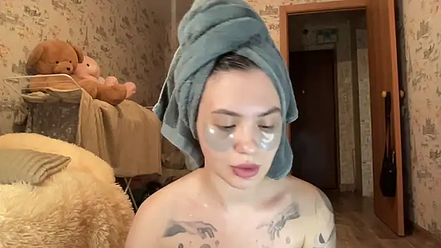 Just Scarlet  online show from 03-18-25, 05:10