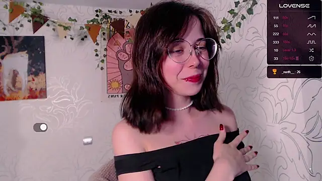 Snapshot of _miraclecattt_ chatting on 12-14-25, 02:33 miraclecattt online show from 12-14-25, 02:33