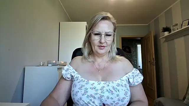 DianaLive online show from 05-27-26, 06:21