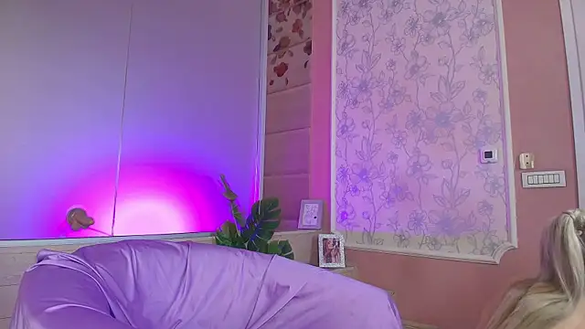 Snapshot of LexySinner chatting on 03-10-25, 07:07 LexySinner online show from 03-10-25, 07:07