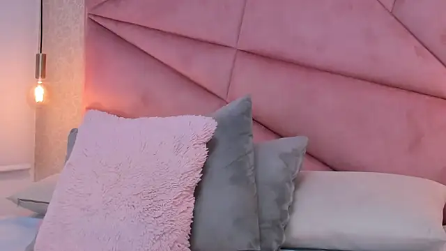 SalomeHills   online show from 02-28-25, 03:48