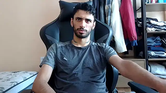 Snapshot of iendriw chatting on 03-08-26, 12:53 iendriw online show from 03-08-26, 12:53