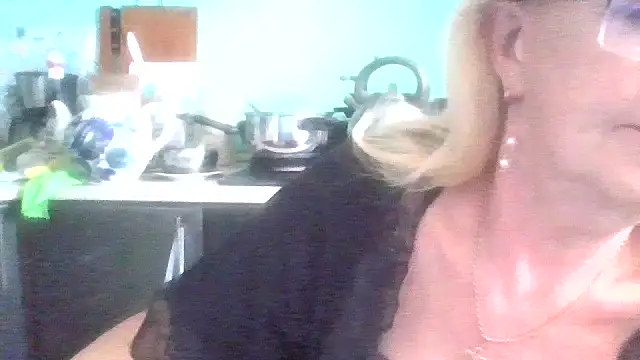 Snapshot of Heidi-Helga chatting on 09-10-25, 06:24 Heidi-Helga online show from 09-10-25, 06:24