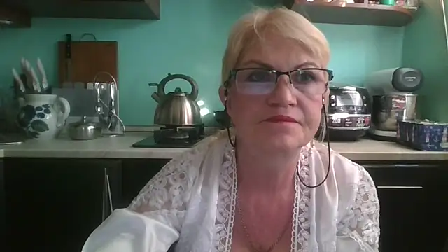 Snapshot of Heidi-Helga chatting on 09-30-25, 01:27 Heidi-Helga online show from 09-30-25, 01:27