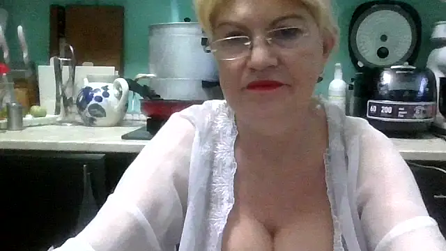 Snapshot of Heidi-Helga chatting on 11-11-25, 04:23 Heidi-Helga online show from 11-11-25, 04:23