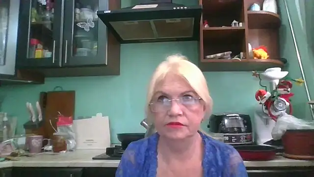 Snapshot of Heidi-Helga chatting on 02-06-26, 05:45 Heidi-Helga online show from 02-06-26, 05:45
