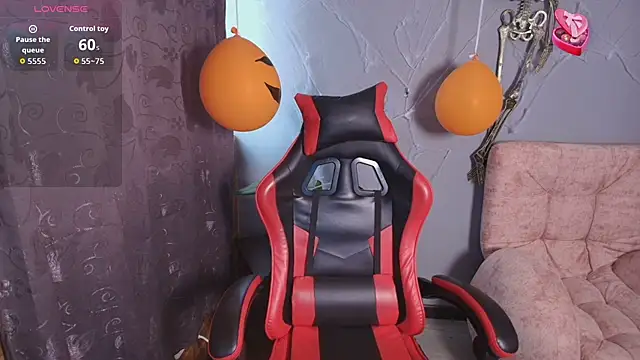 SophiTay online show from 10-20-25, 05:57