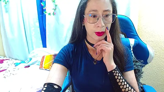 Snapshot of Gia_leinn chatting on 10-20-25, 08:53 Gia leinn online show from 10-20-25, 08:53