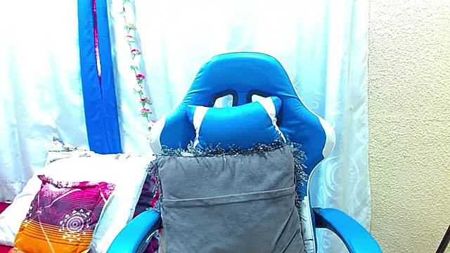 Gia leinn online show from 03-18-26, 02:31