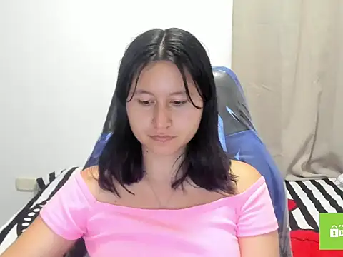 Snapshot of xoxo_kiitty chatting on 10-08-25, 03:37 xoxo kiitty online show from 10-08-25, 03:37