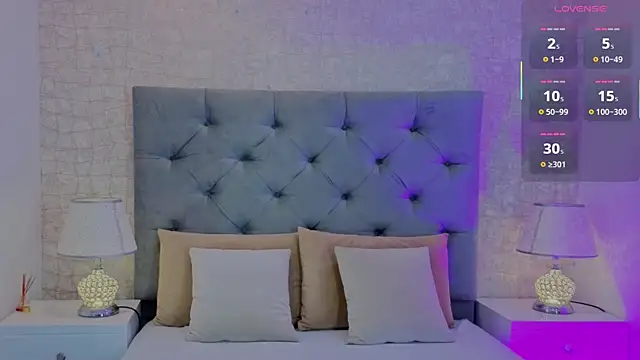 ChloeMoon9 online show from 04-06-26, 01:01