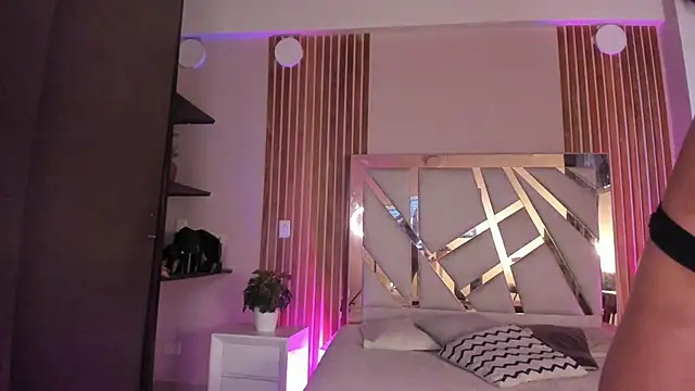 sweetviolet   online show from 01-10-26, 12:18