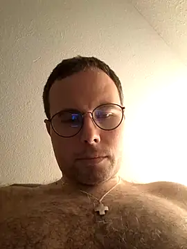 Snapshot of Simonudist chatting on 02-04-26, 10:26 Simonudist online show from 02-04-26, 10:26